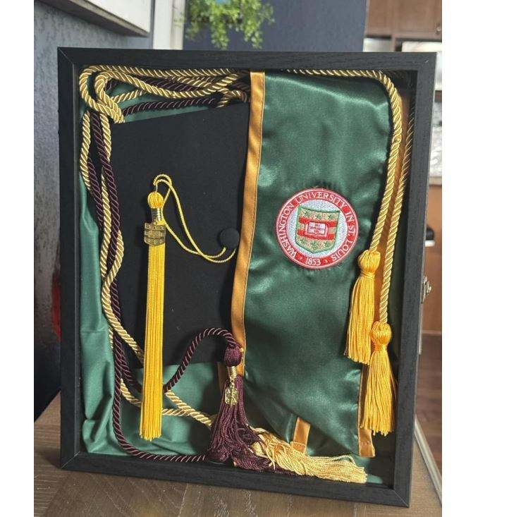 毕业纪念 shadow box 相框（13x16 深框玻璃麻布背板）